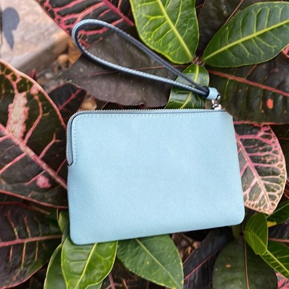 Coach Corner Zip Wristlet NWT - Picture 5 of 15